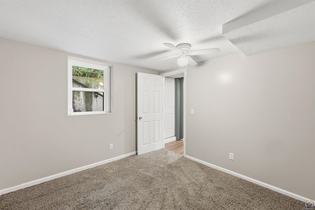 1215 SW Collins AVE, Topeka, KS 66604