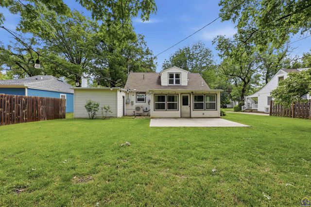 1215 SW Collins AVE, Topeka, KS 66604