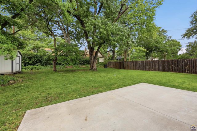 1215 SW Collins AVE, Topeka, KS 66604
