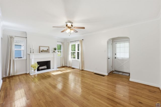 1215 SW Collins AVE, Topeka, KS 66604
