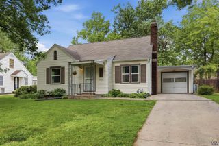 1215 SW Collins AVE, Topeka, KS 66604