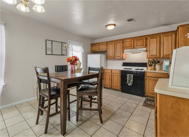 1011 West 17th Street, Bryan, TX 77803