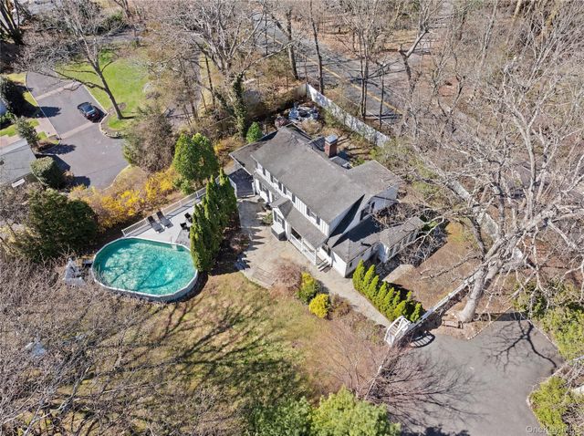 198 Pidgeon Hill Road, South Huntington, NY 11746