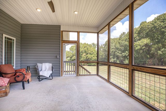 1125 Honeysuckle Street, Lowell, AR 72745