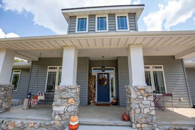 1125 Honeysuckle Street, Lowell, AR 72745