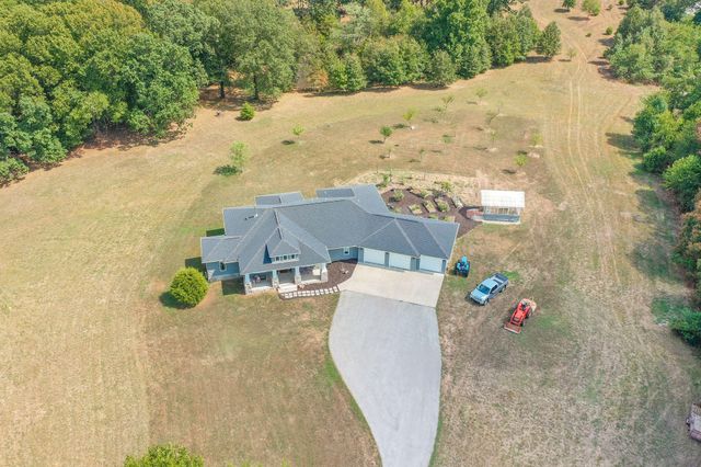 1125 Honeysuckle Street, Lowell, AR 72745