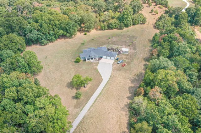 1125 Honeysuckle Street, Lowell, AR 72745