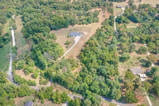 1125 Honeysuckle Street, Lowell, AR 72745