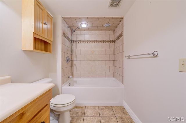 2127 Gladiator Drive, Fenton, MO 63026