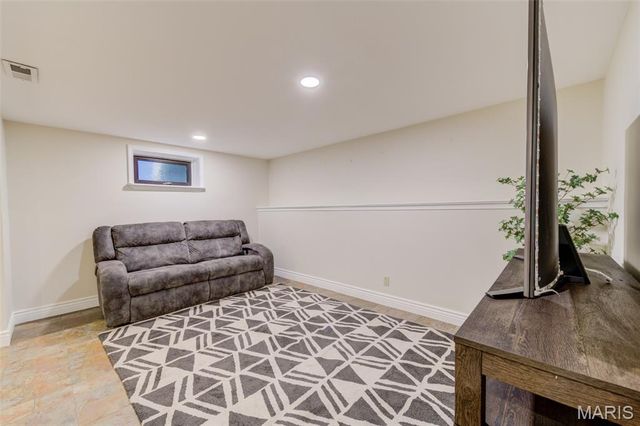 2127 Gladiator Drive, Fenton, MO 63026