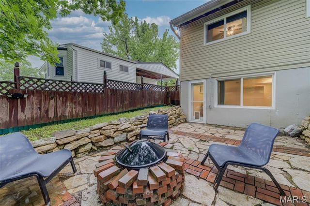 2127 Gladiator Drive, Fenton, MO 63026