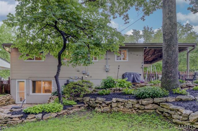 2127 Gladiator Drive, Fenton, MO 63026