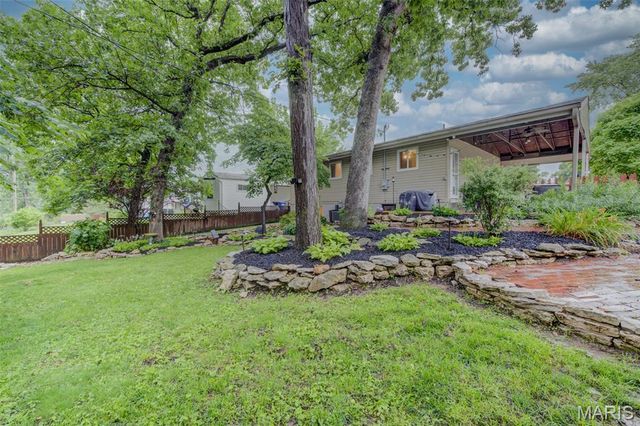 2127 Gladiator Drive, Fenton, MO 63026