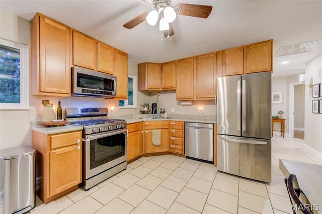 2127 Gladiator Drive, Fenton, MO 63026
