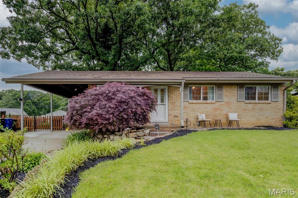 2127 Gladiator Drive, Fenton, MO 63026