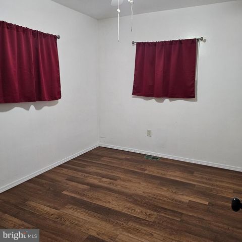 134 BILLINGS AVE, Paulsboro, NJ 08066