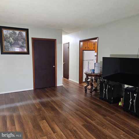 134 BILLINGS AVE, Paulsboro, NJ 08066