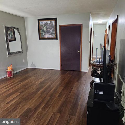 134 BILLINGS AVE, Paulsboro, NJ 08066