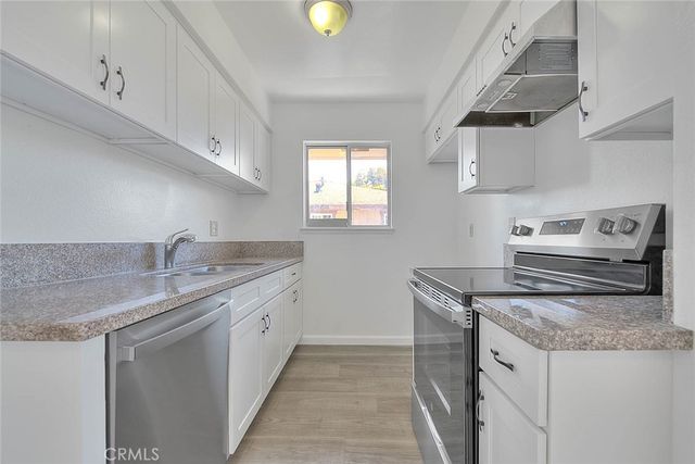 1104 S Mantle Lane 28D, Santa Ana, CA 92705