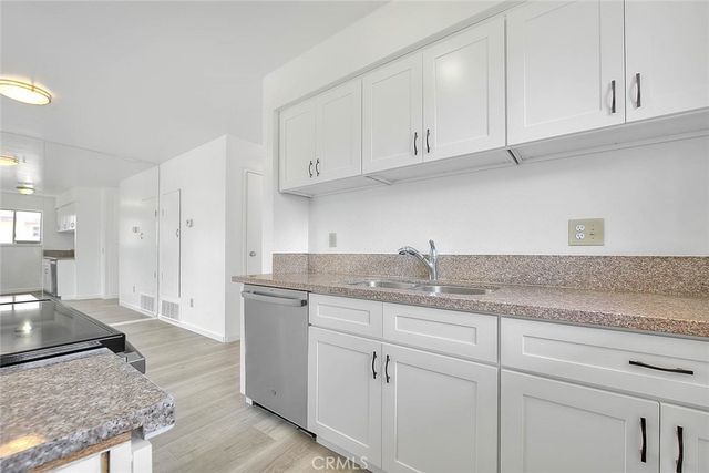 1104 S Mantle Lane 28D, Santa Ana, CA 92705