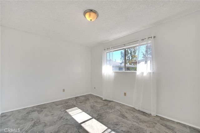 1104 S Mantle Lane 28D, Santa Ana, CA 92705