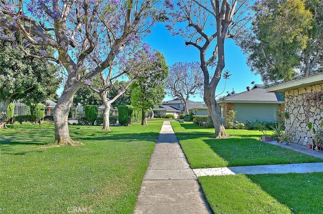 1104 S Mantle Lane 28D, Santa Ana, CA 92705