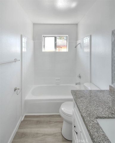 1104 S Mantle Lane 28D, Santa Ana, CA 92705