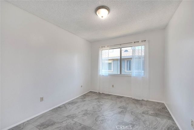 1104 S Mantle Lane 28D, Santa Ana, CA 92705