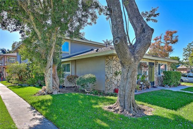 1104 S Mantle Lane 28D, Santa Ana, CA 92705