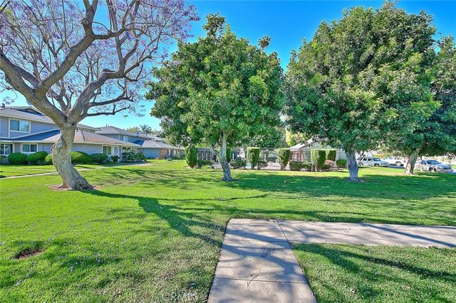 1104 S Mantle Lane 28D, Santa Ana, CA 92705