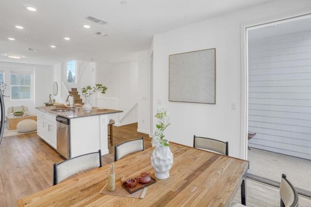 229 Orbit Way, Mountain View, CA 94043