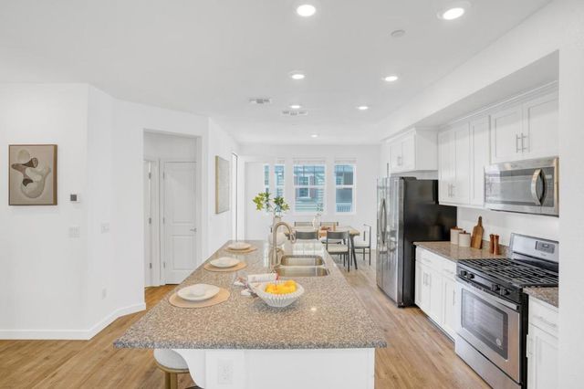 229 Orbit Way, Mountain View, CA 94043