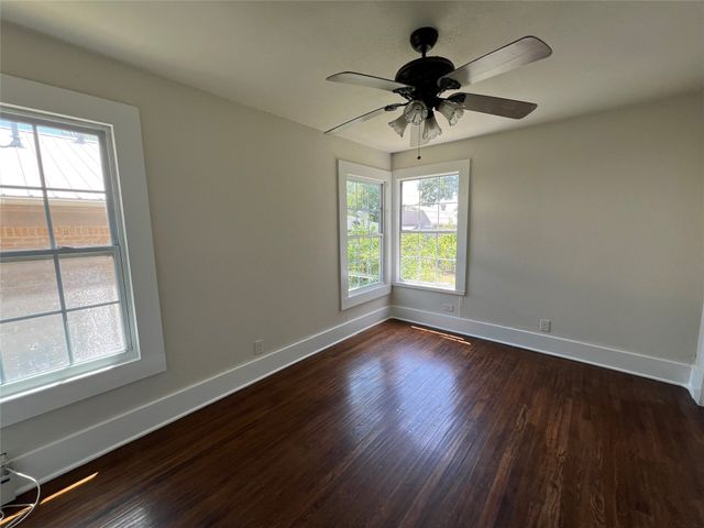 118 N Mckown Avenue, Sherman, TX 75092
