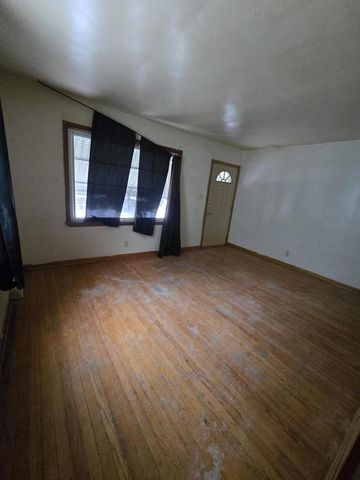 4642 N 45th STREET, Milwaukee, WI 53218