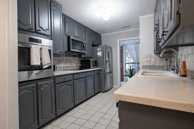 6209 Trail Lake Drive, Fort Worth, TX 76133