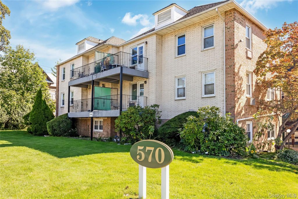 570 Broadway B11, Lynbrook, NY 11563 — photo 3