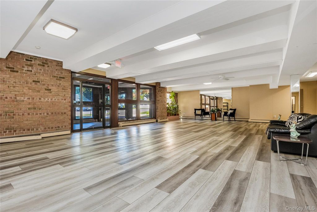 570 Broadway B11, Lynbrook, NY 11563 — photo 4