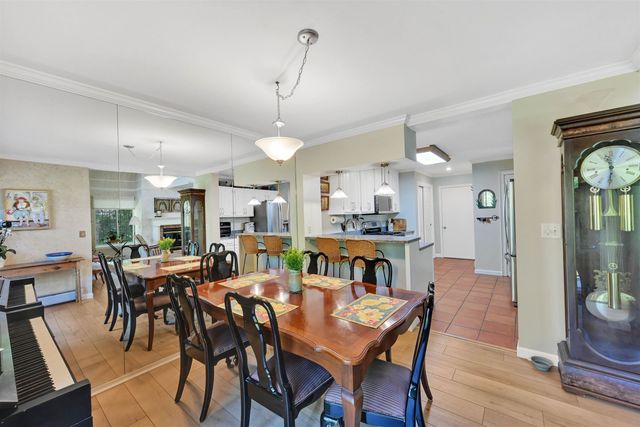 29 Lake Forest Drive, Burlington, VT 05401