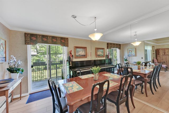 29 Lake Forest Drive, Burlington, VT 05401