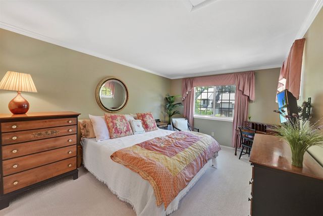 29 Lake Forest Drive, Burlington, VT 05401