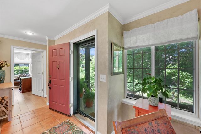 29 Lake Forest Drive, Burlington, VT 05401