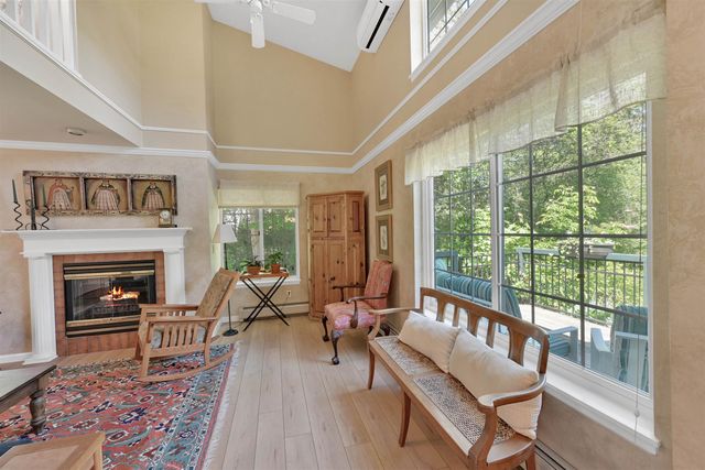 29 Lake Forest Drive, Burlington, VT 05401