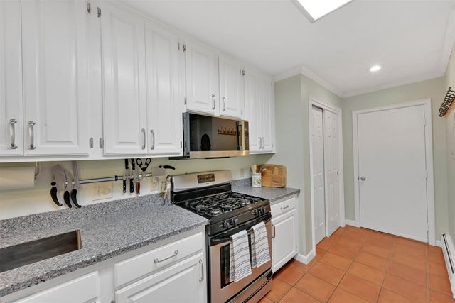29 Lake Forest Drive, Burlington, VT 05401