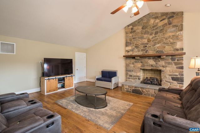 295 FAIRGROUND RD, Madison, VA 22727