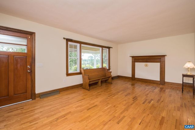 295 FAIRGROUND RD, Madison, VA 22727
