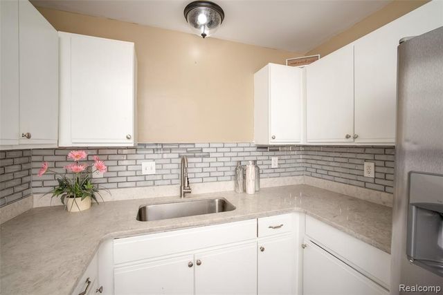 15650 Stone Crossing Drive, Southfield, MI 48075