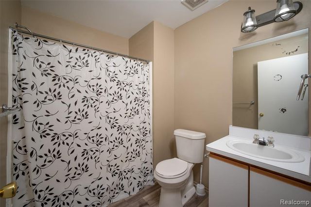15650 Stone Crossing Drive, Southfield, MI 48075