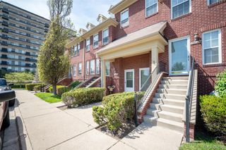 15650 Stone Crossing Drive, Southfield, MI 48075