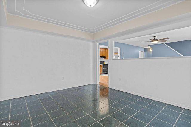21 MINTLEAF RD, Levittown, PA 19056