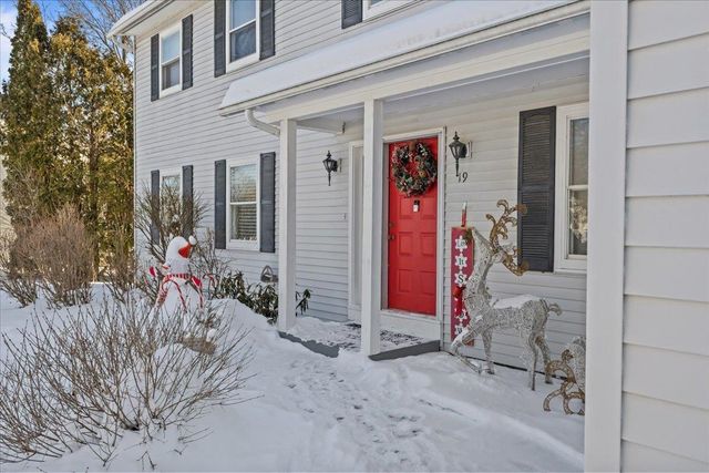 19 Dubois Drive, South Burlington, VT 05403